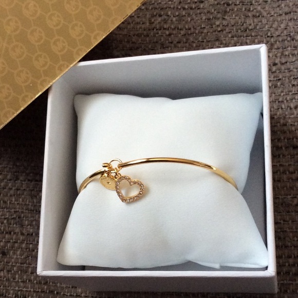 Authentic Michael Kors Logo Heart Bracelet NWT - Picture 1 of 6
